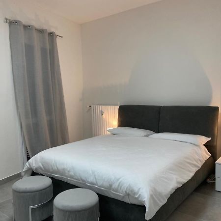 Appartamento Al Ponte Coperto Pavia Bagian luar foto